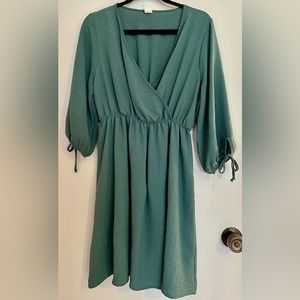Women’s Honeyme Knee-length faux wrap dress. Size L. Dark sage green.